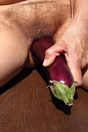 Big hairy pussy mature_4