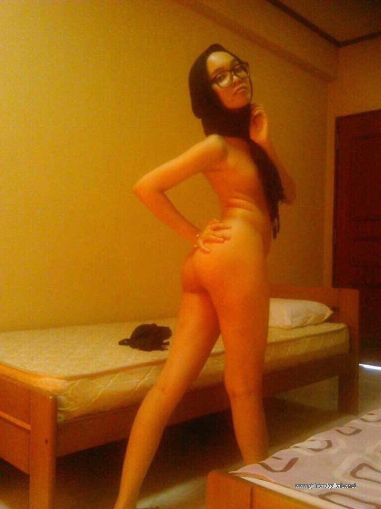 Nude Nerd Hijabi Wife