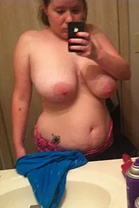 Fat tittied girlfriend like to deepthroat me