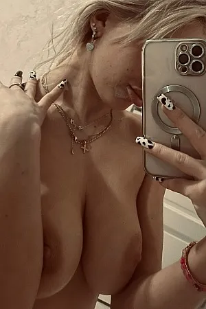 Cool selfies of my girlfriend