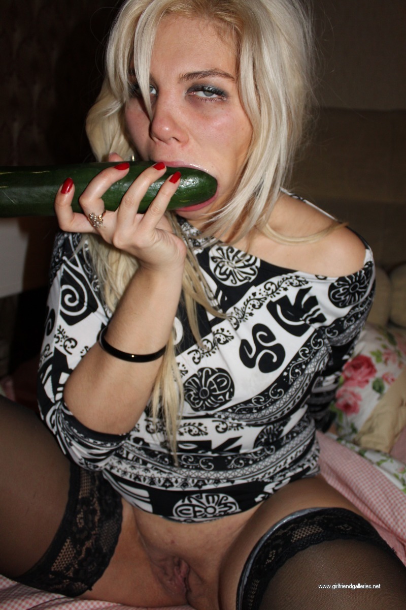 poses cum on her face