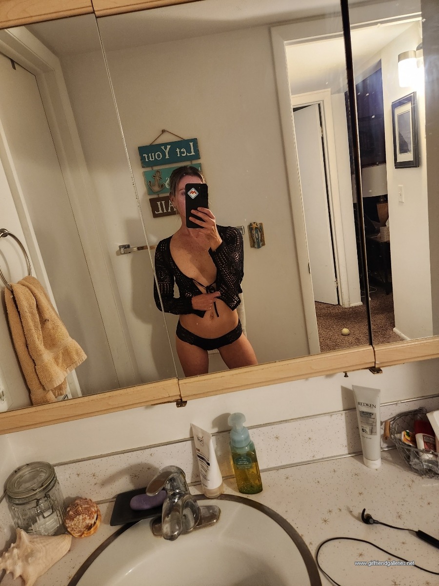 My petite sexy mom