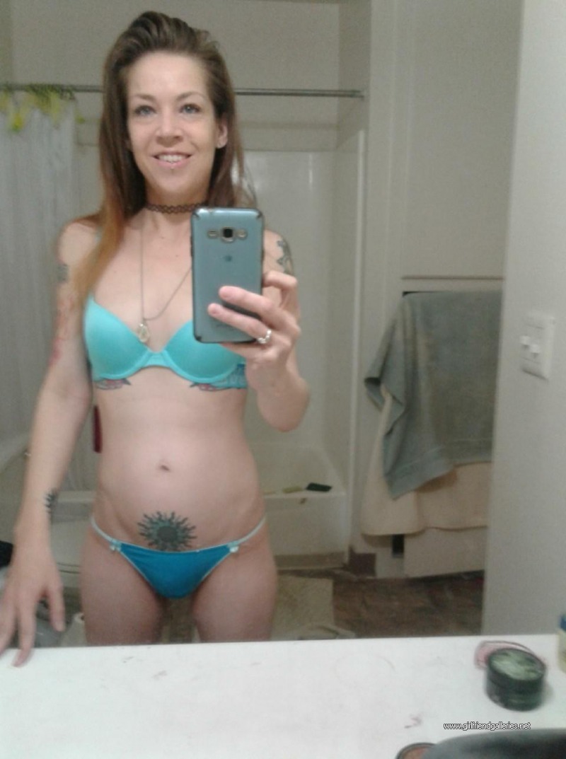 Showing everyone my naked body 