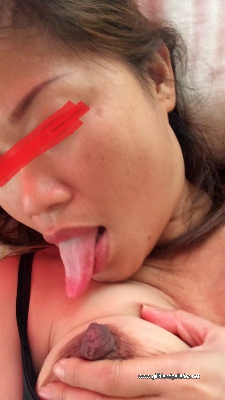 asian house wife masturbate at home