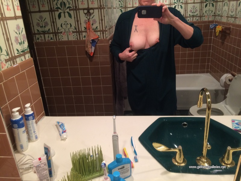 Nebraska MILF Julie---horn and cum hungry