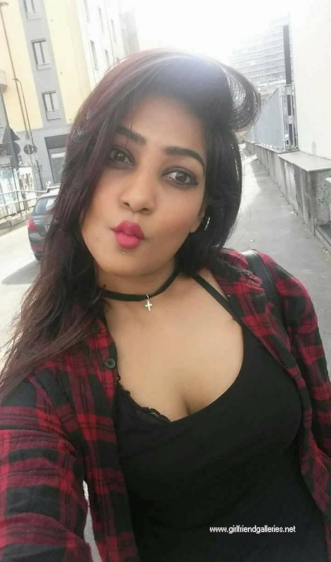 Indian Famous Webslut Bitch 2017