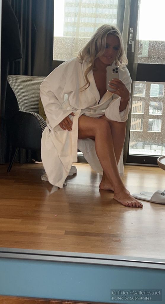 Subhotwifea