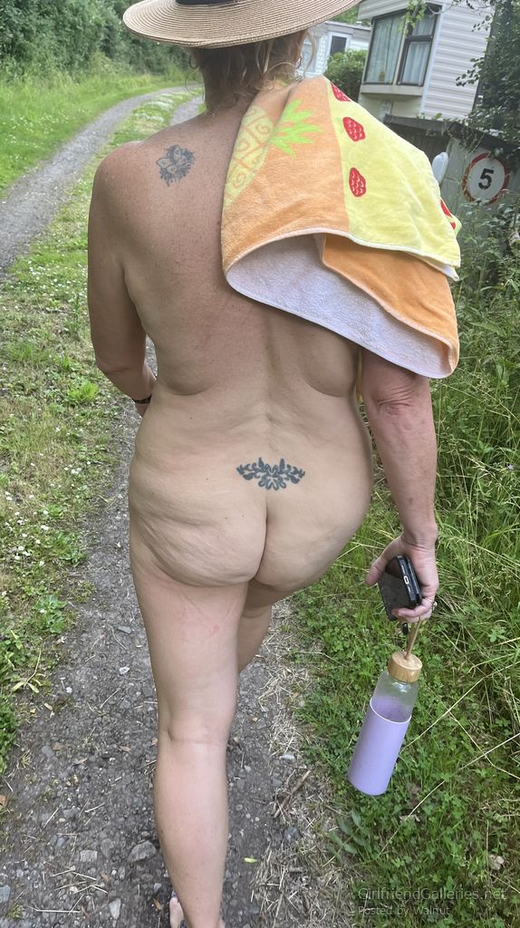 Nude again