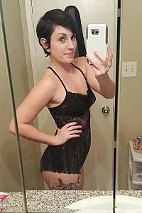 Beautiful girlfriend with amazing ass 
