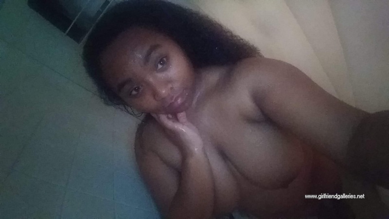 4'11 Filipino/black 