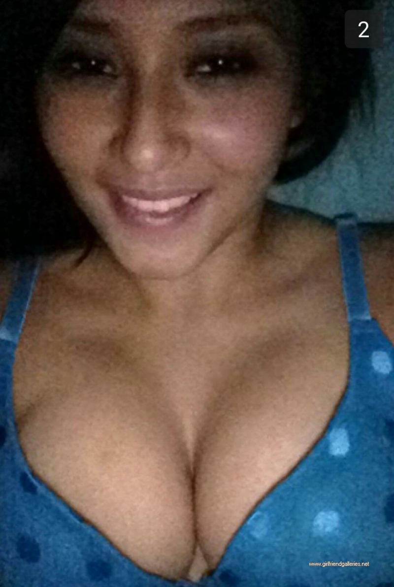 Andi topless