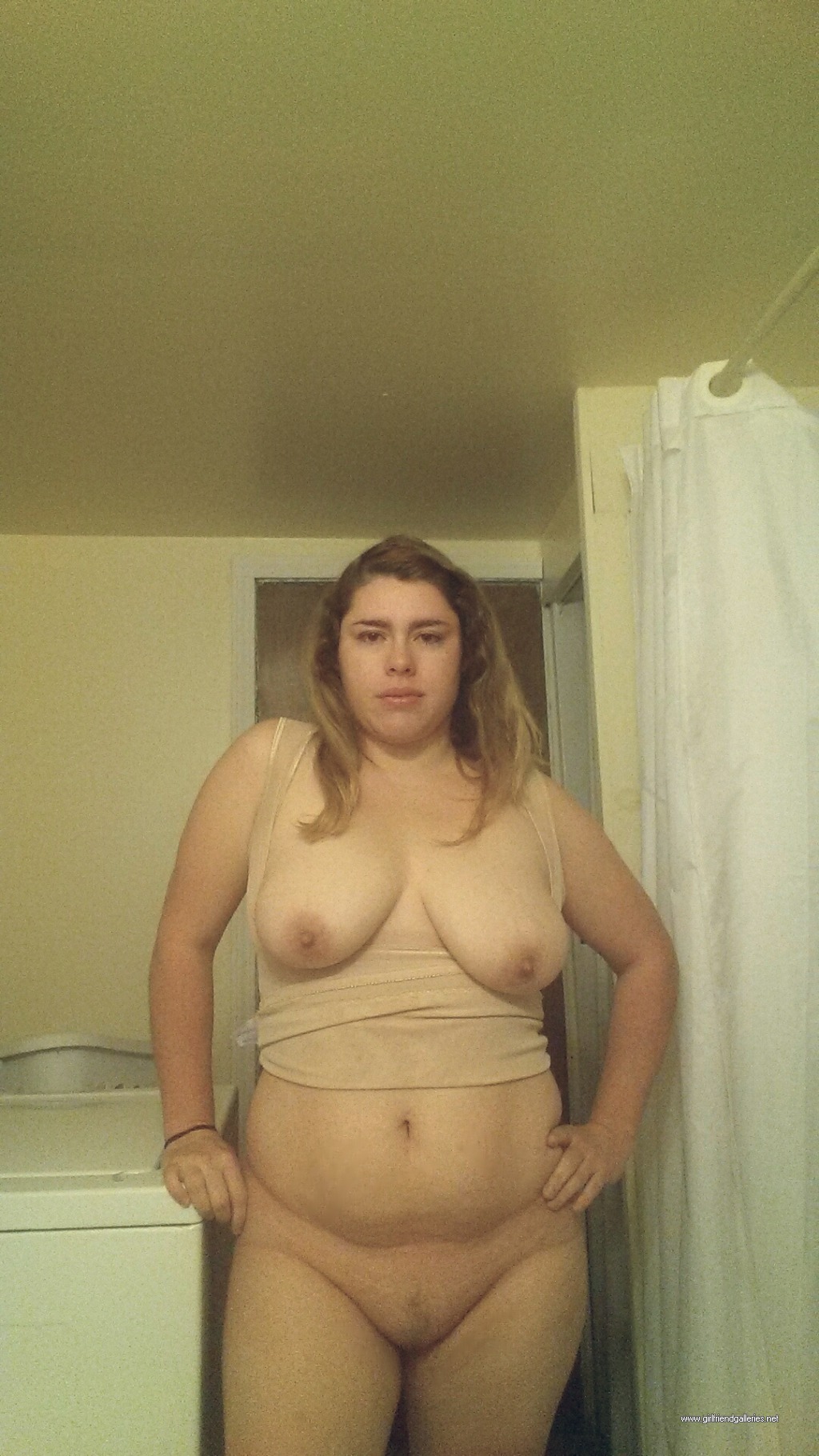 Costa Rican GF INGRID gets naked